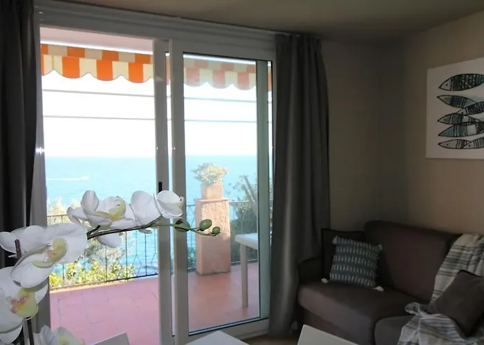 Terrace On The Sea: Beach & Pool